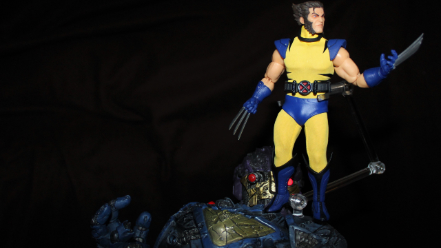 Toy Review: Mezco One 12 Collective Wolverine Deluxe Steel Box Edition