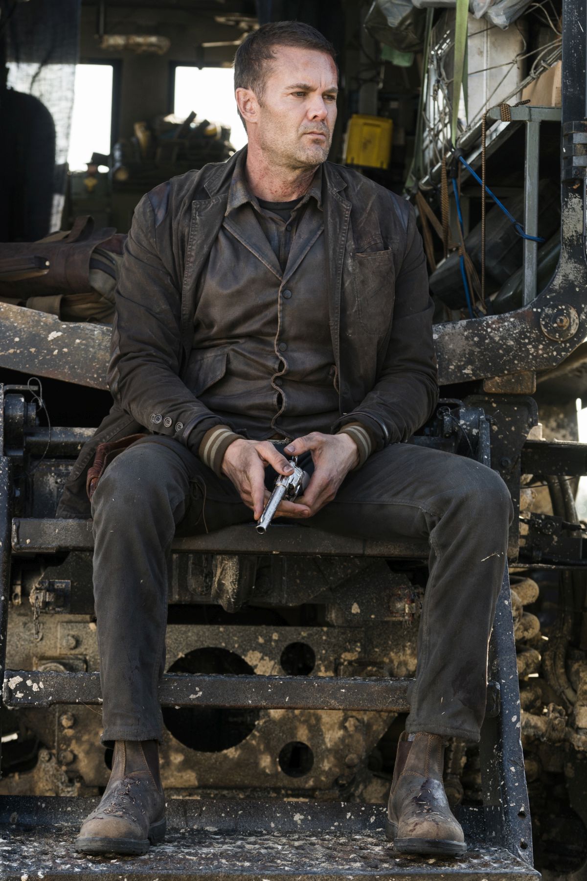 Garret Dillahunt as John - Fear the Walking Dead _ Season 4, Episode 1 - Photo Credit: Richard Foreman, Jr/AMC