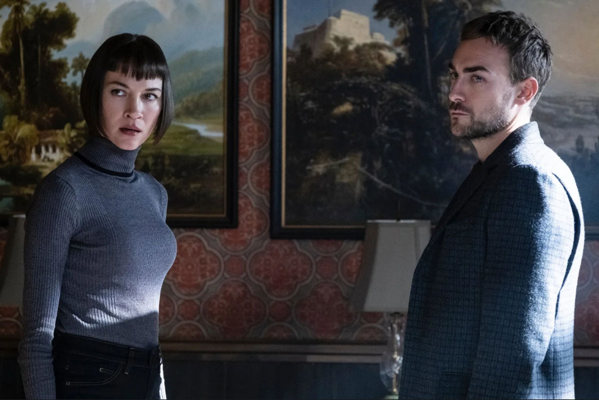 Sydney Lemmon and Tom Austen as Ana and Daimon Helstrom