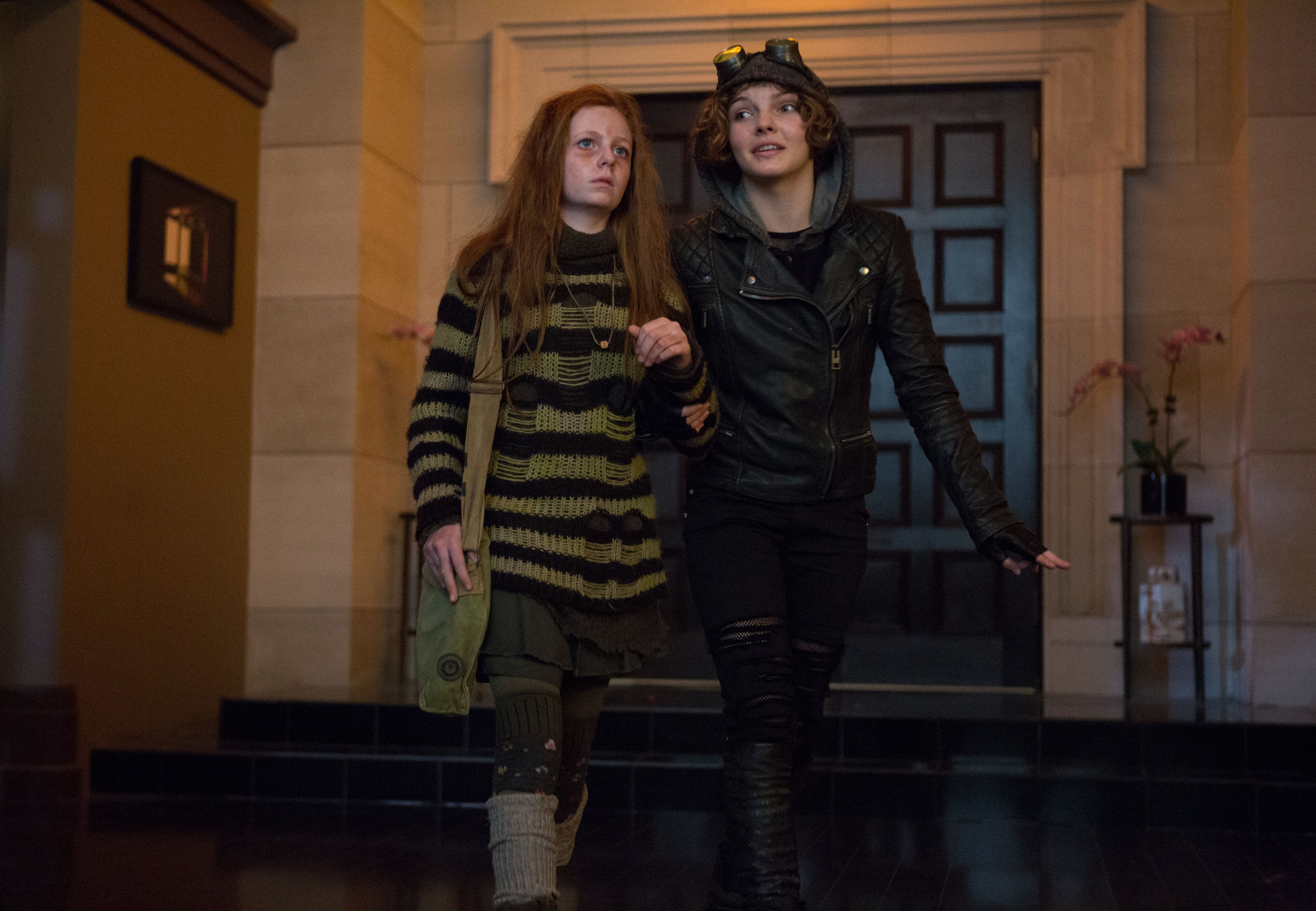 GOTHAM: Ivy (guest star Clare Foley, L) and Selina Kyle (Camren Bicondova, R) find refuge in Barbara Kean's apartment in the "Rogues' Gallery" episode of GOTHAM airing Monday, Jan. 5 (8:00-9:00 PM ET/PT) on FOX. Â©2014 Fox Broadcasting Co. Cr: Jessica Miglio/FOX