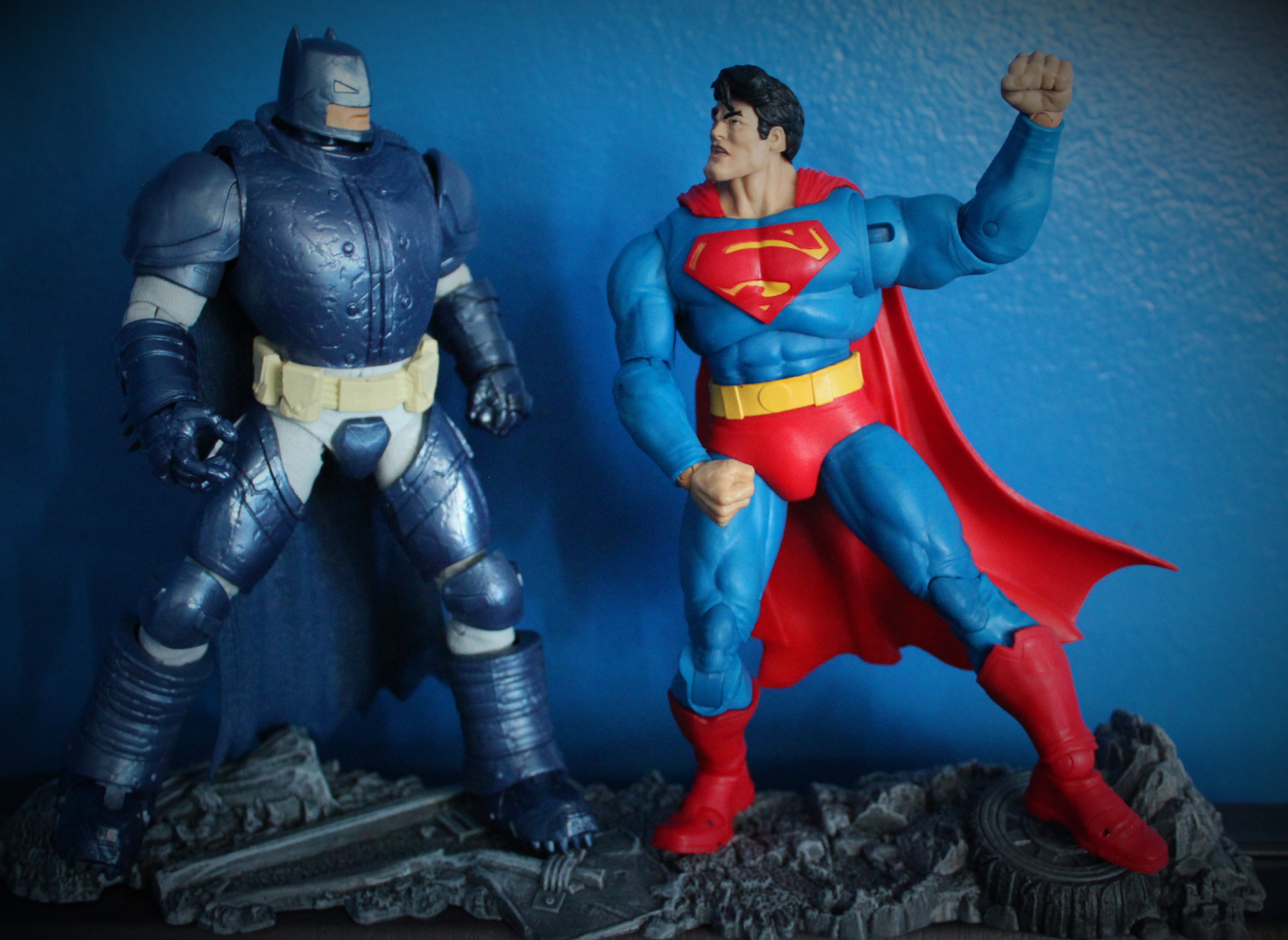 DC Comics BATMAN Vs Superman Toy Dark Hero Black Knight 