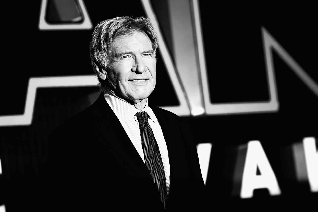 LONDON, ENGLAND - DECEMBER 16: Harrison Ford attends "Star Wars: The Force Awakens" European Premiere >> at Leicester Square on December 16, 2015 in London, England. (Photo by Vittorio Zunino Celotto/Getty Images for Walt Disney)