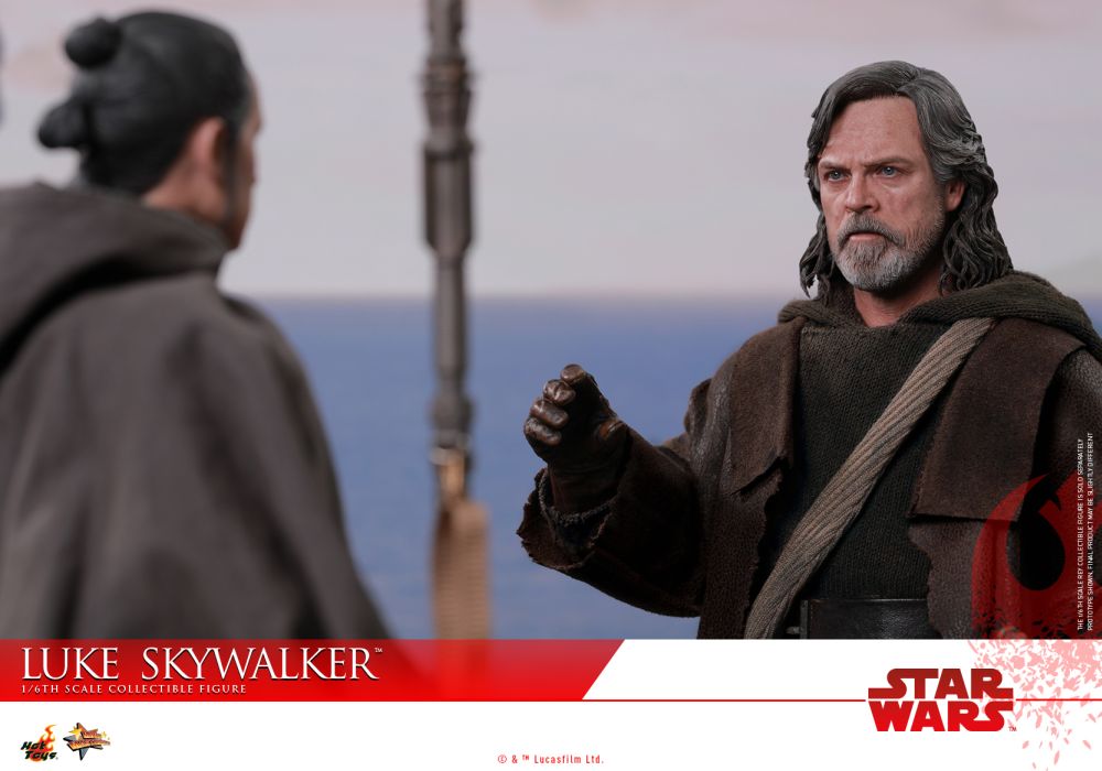 Luke Skywalker The Last Jedi Hot Toy (Regular Version)