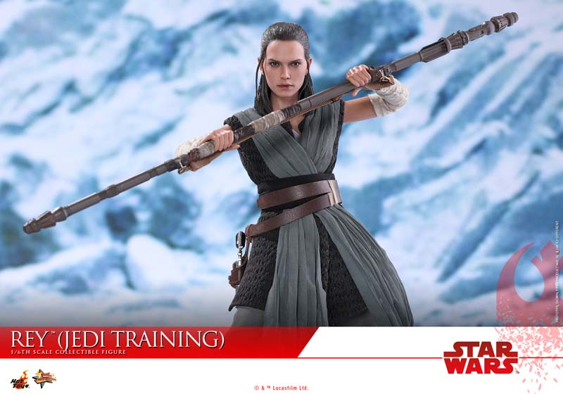 Rey Jedi Training Hot Toy